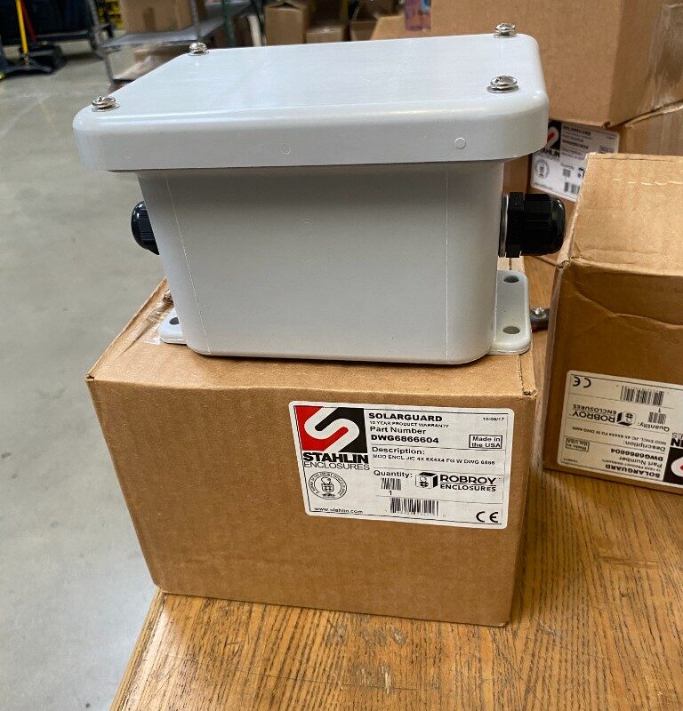 Stahlin SolarGuard 6x4x4 enclosure